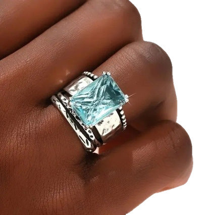 Retro Exaggerated Wide-Brimmed Aquamarine Zircon Ring